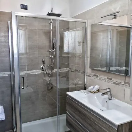 Bed & Breakfast Domus Michaeli Perfetto Per Famiglie E Gruppi Confortevoli Vicino Agli Scavi E Al Centro