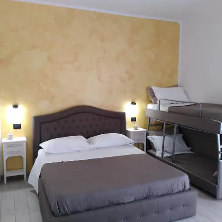 Domus Michaeli Perfetto Per Famiglie E Gruppi Confortevoli Vicino Agli Scavi E Al Centro Bed & Breakfast 3*