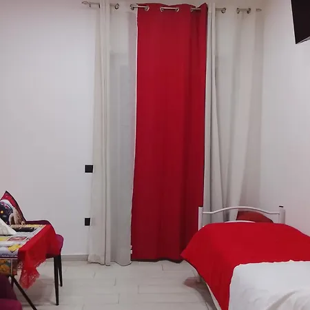 Domus Michaeli Perfetto Per Famiglie E Gruppi Confortevoli Vicino Agli Scavi E Al Centro Bed & Breakfast Pompei