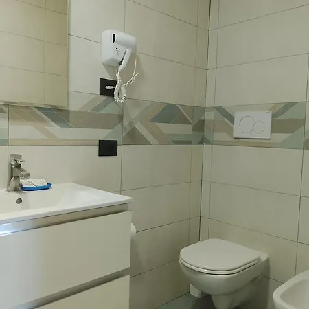 Domus Michaeli Perfetto Per Famiglie E Gruppi Confortevoli Vicino Agli Scavi E Al Centro 3*